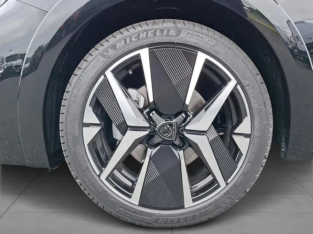 Peugeot 208 - Thumbnail 6