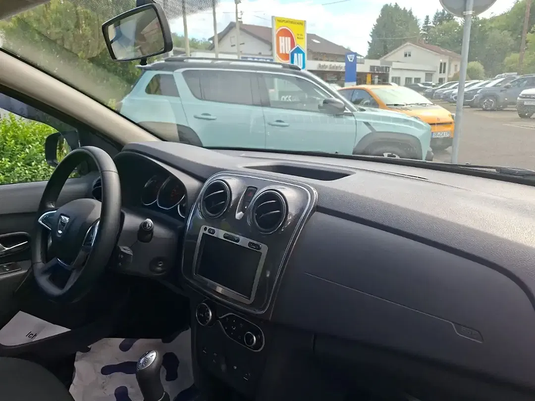 Dacia Sandero - Thumbnail 11