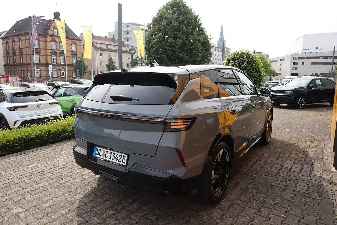 Opel Grandland X - Thumbnail 3