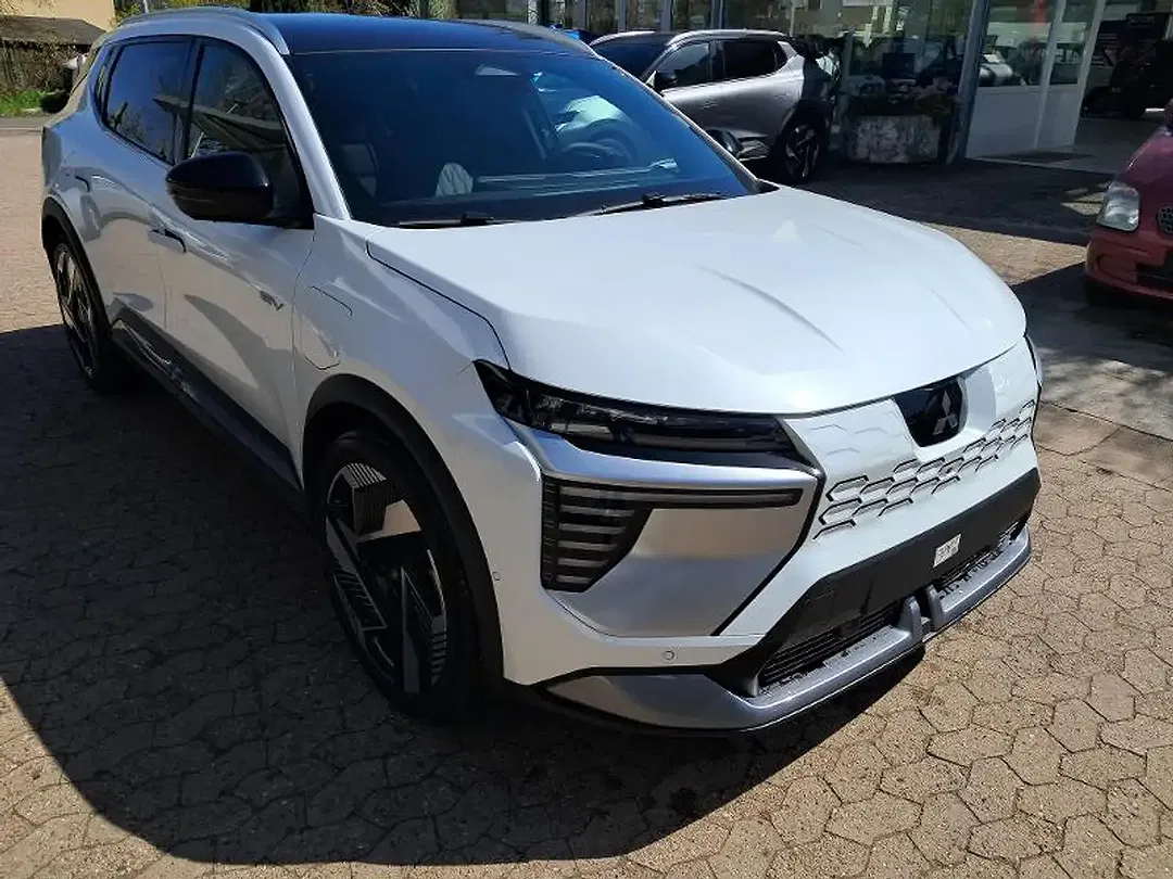 Mitsubishi Eclipse Cross - Thumbnail 3