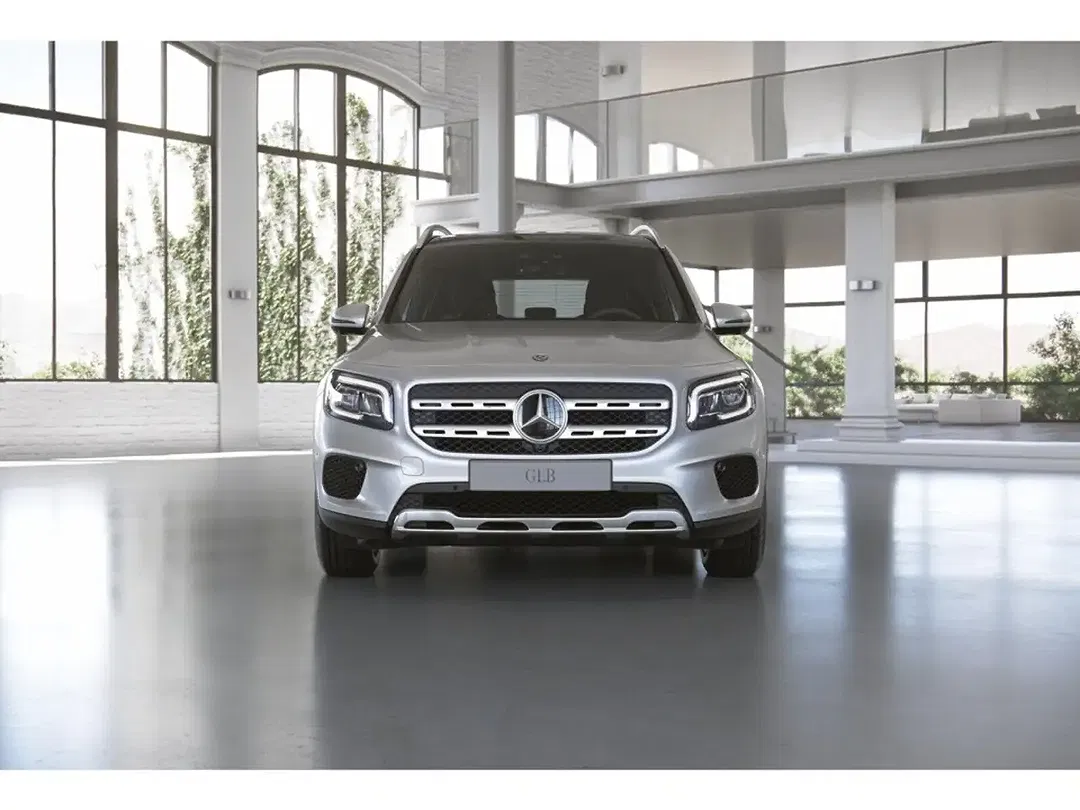 Mercedes-Benz GLB 200 - Thumbnail 4