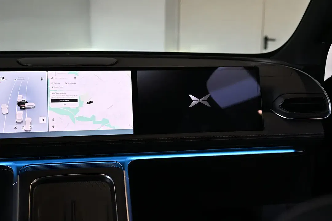 Xpeng G9 - Thumbnail 11