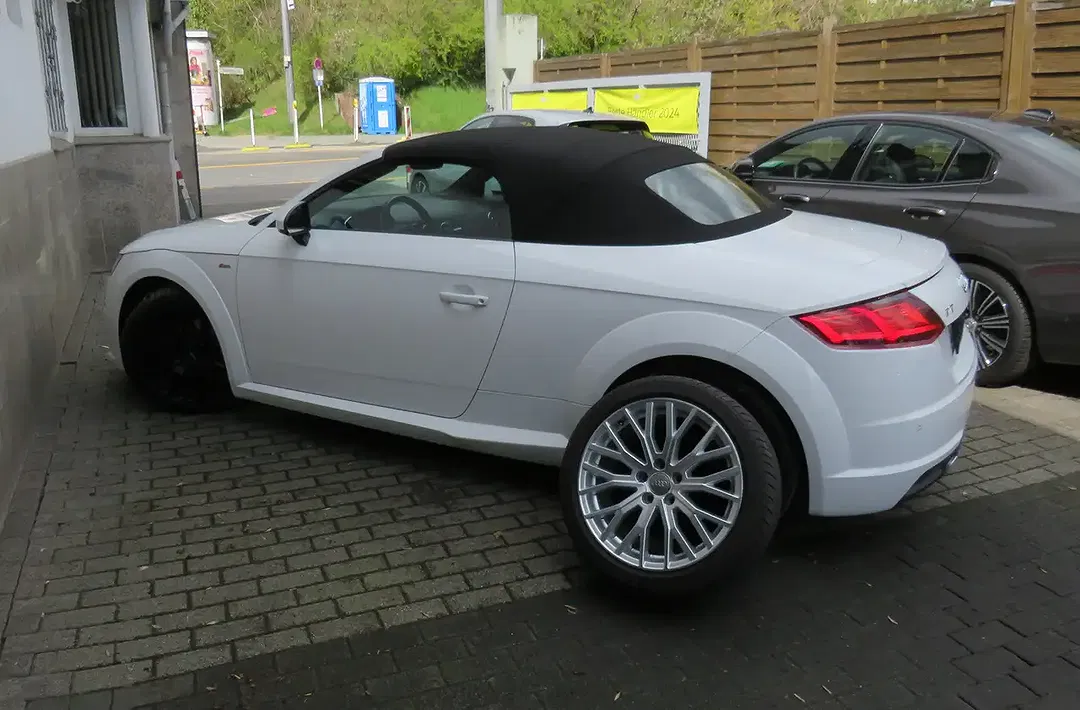 Audi TT - Thumbnail 2