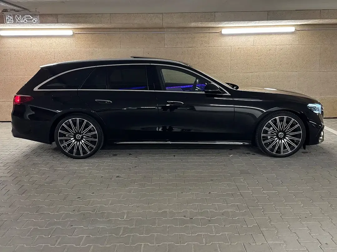Mercedes-Benz E 220 - Thumbnail 11