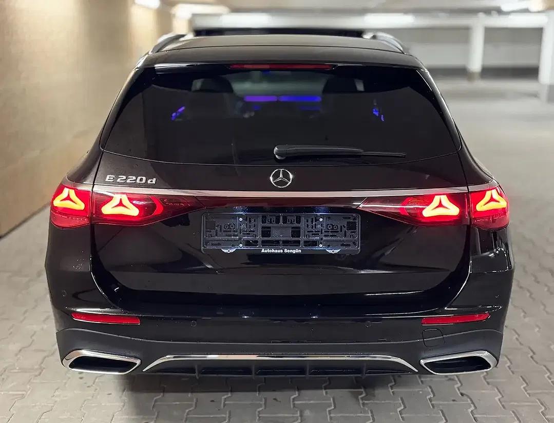 Mercedes-Benz E 220 - Thumbnail 13