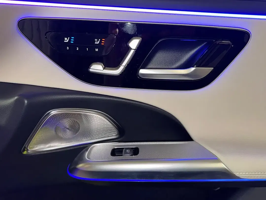 Mercedes-Benz E 220 - Thumbnail 18