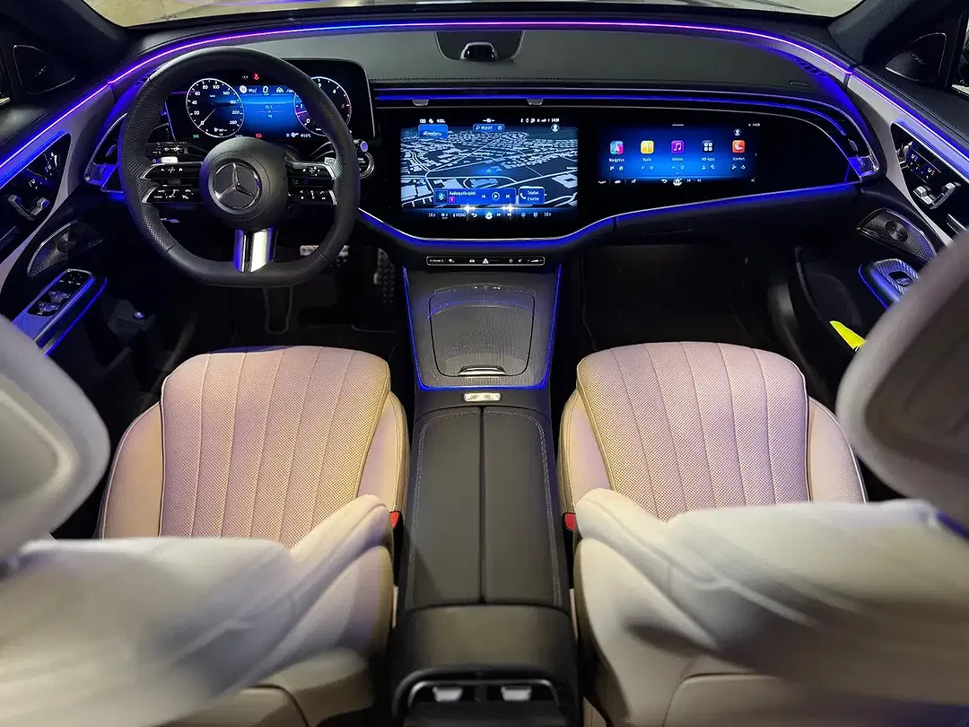 Mercedes-Benz E 220 - Thumbnail 2