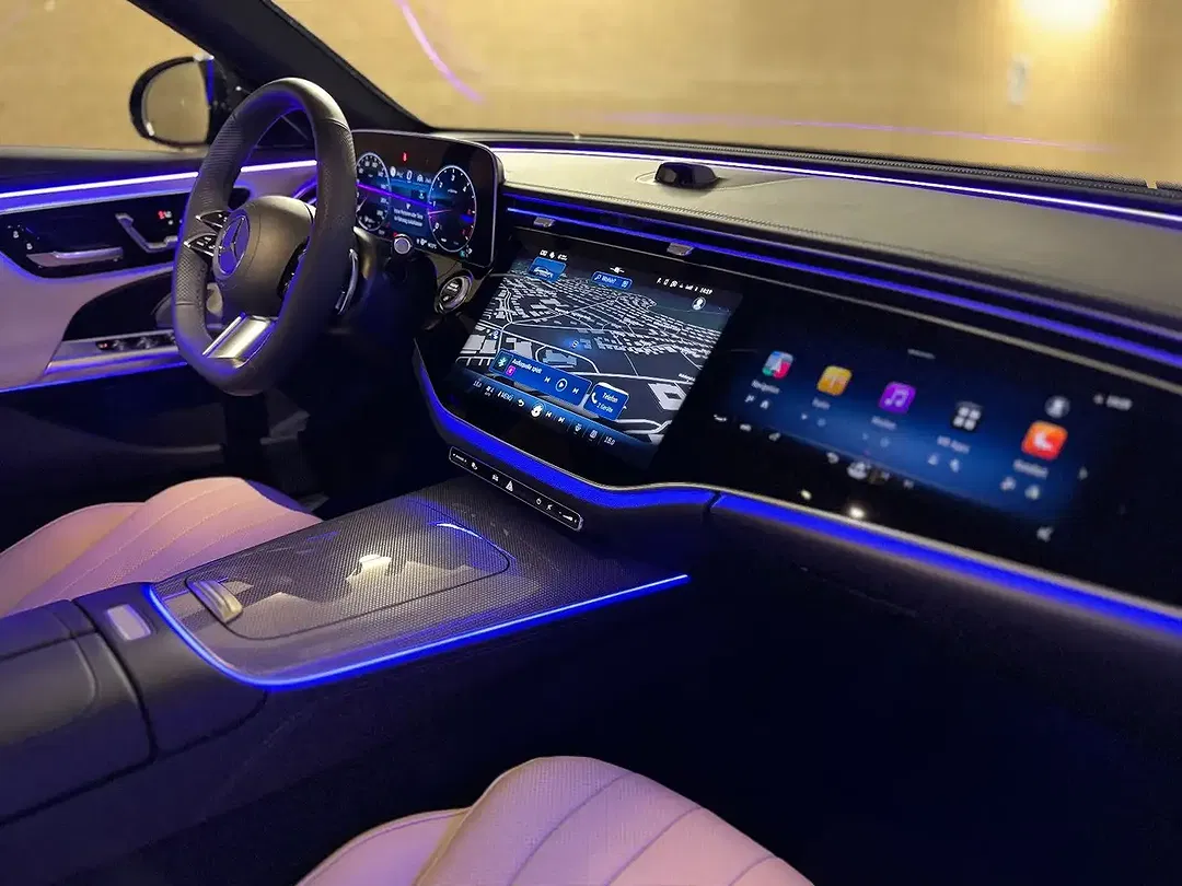 Mercedes-Benz E 220 - Thumbnail 4