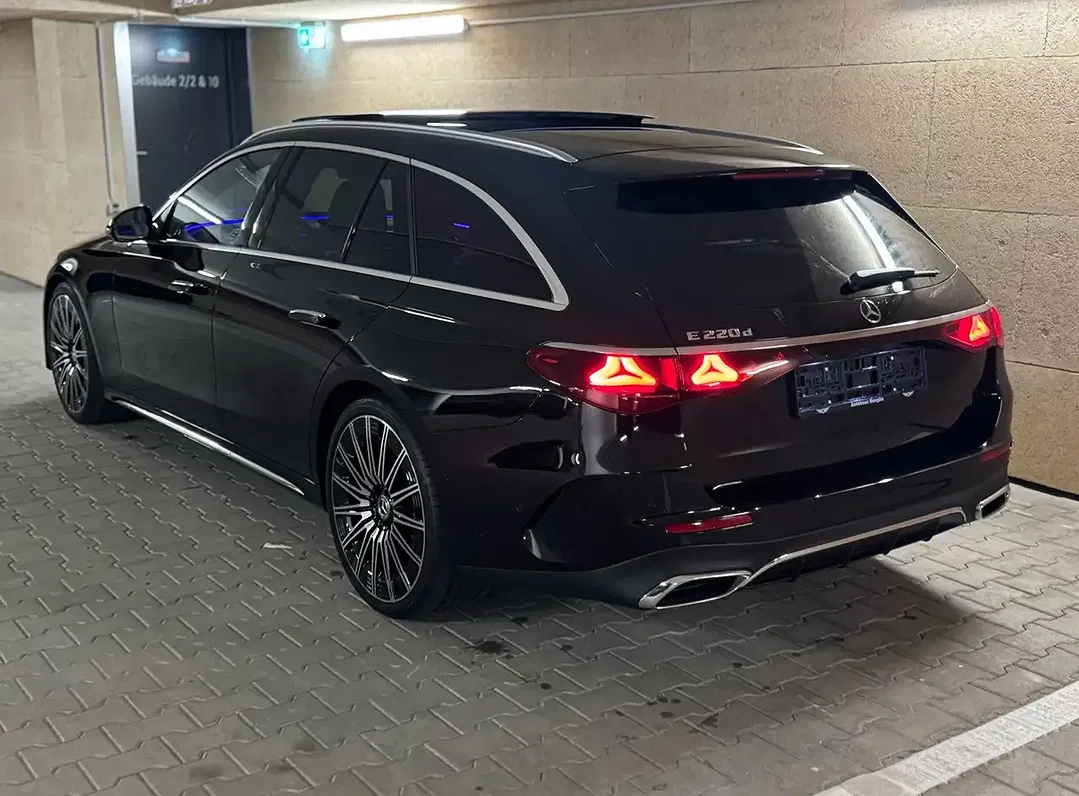 Mercedes-Benz E 220 - Thumbnail 5