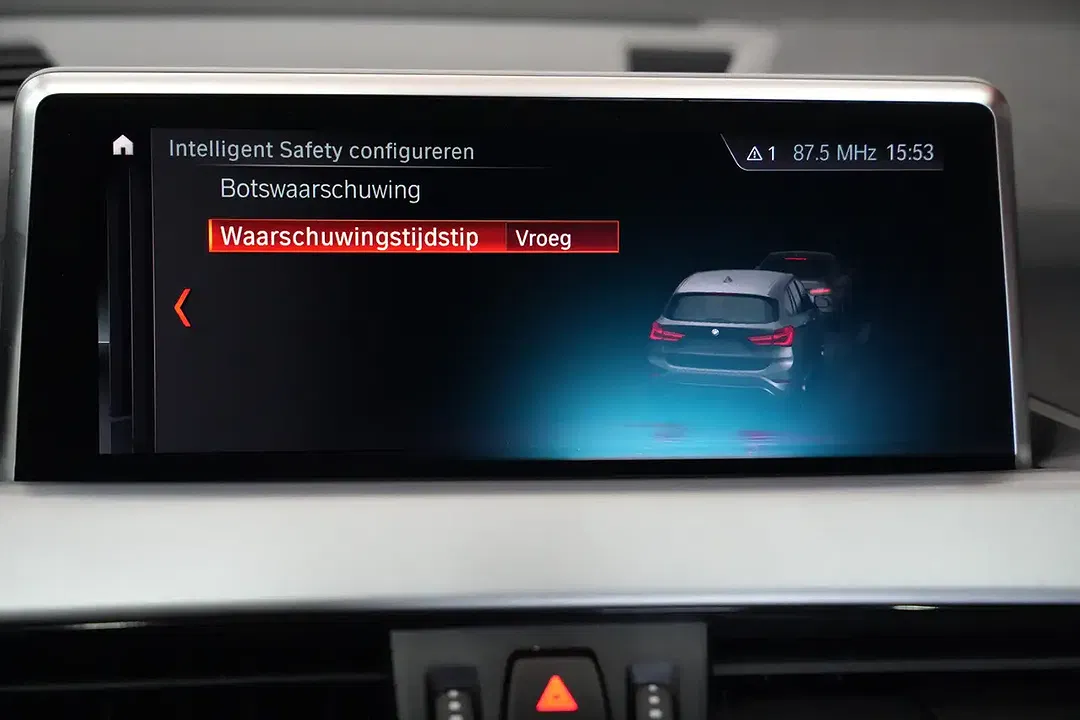 BMW X1 - Thumbnail 9