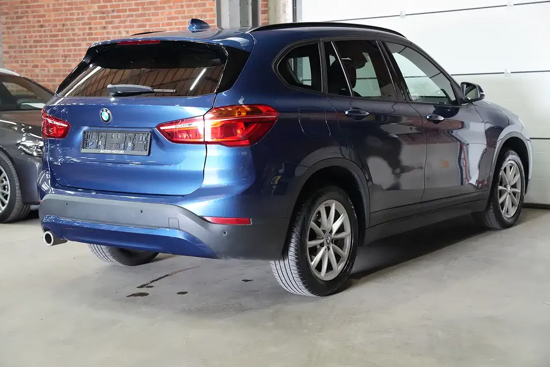 BMW X1 - Thumbnail 2