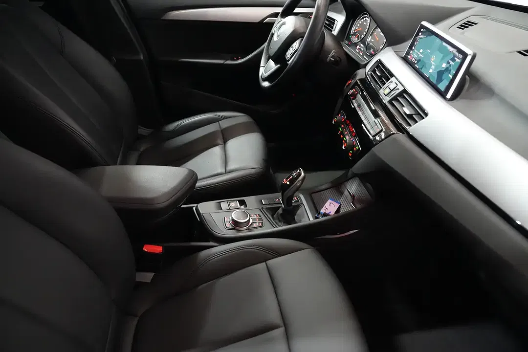 BMW X1 - Thumbnail 6