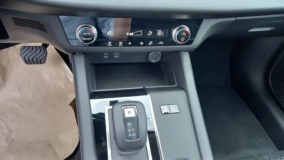 Mitsubishi Outlander - Thumbnail 13