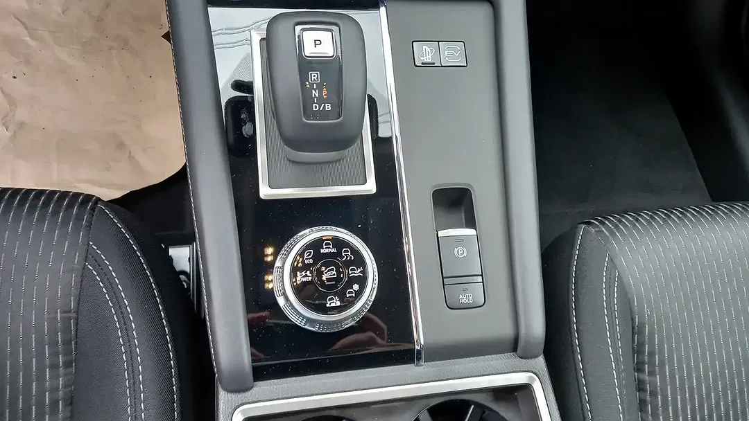 Mitsubishi Outlander - Thumbnail 14