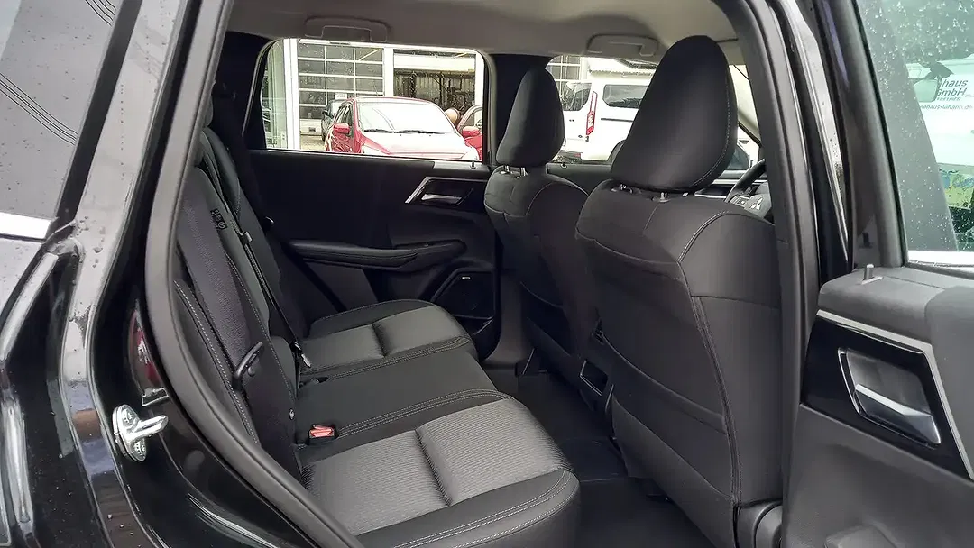 Mitsubishi Outlander - Thumbnail 6