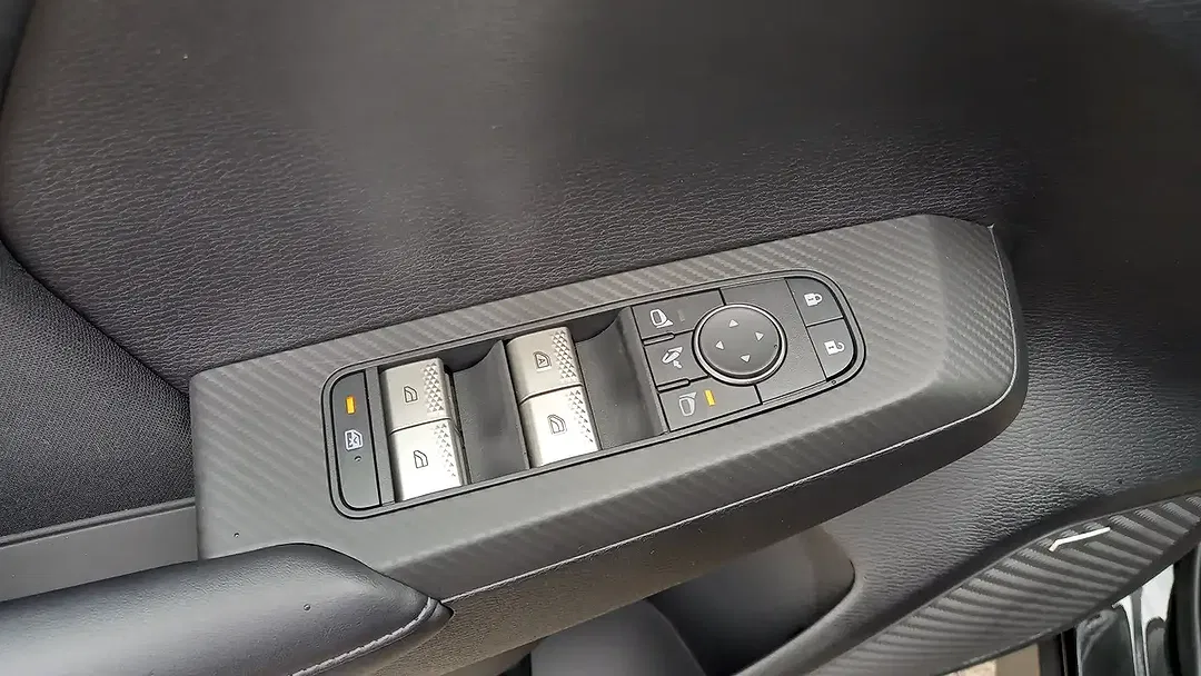 Mitsubishi Outlander - Thumbnail 8