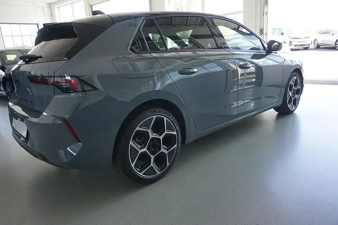Opel Astra - Thumbnail 5
