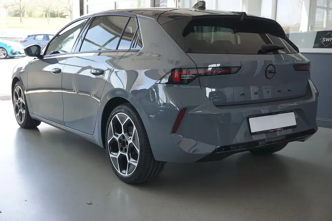Opel Astra - Thumbnail 8