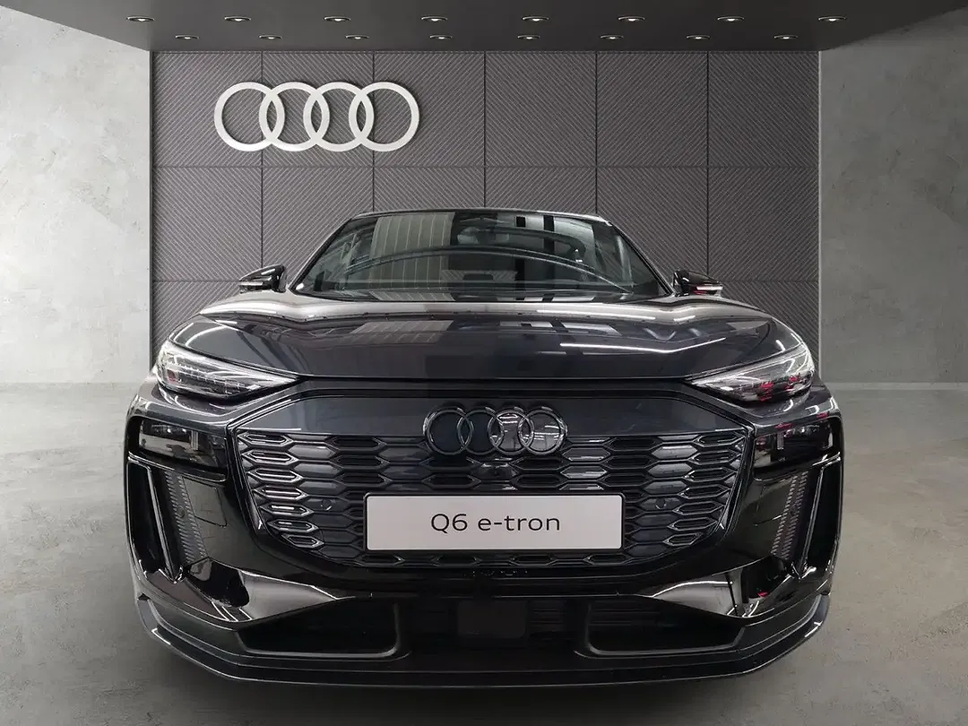 Audi Q6 e-tron - Thumbnail 2