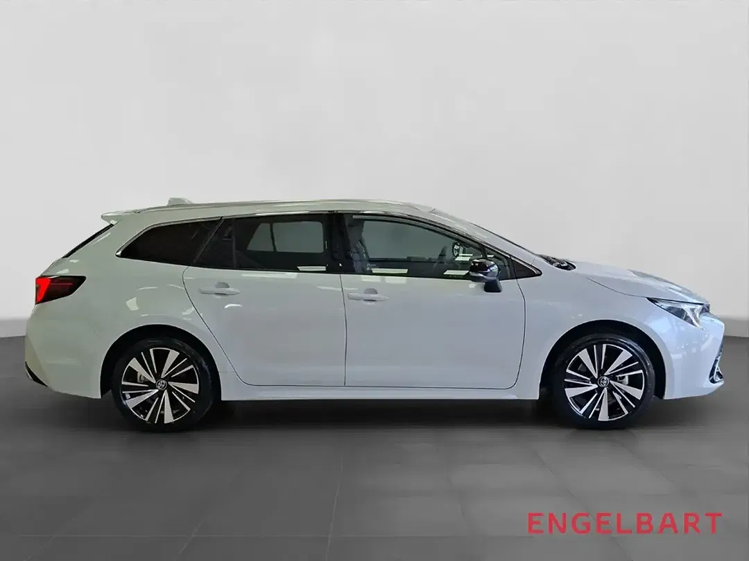 Toyota Corolla - Thumbnail 4