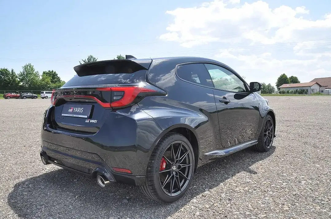 Toyota Yaris - Thumbnail 4