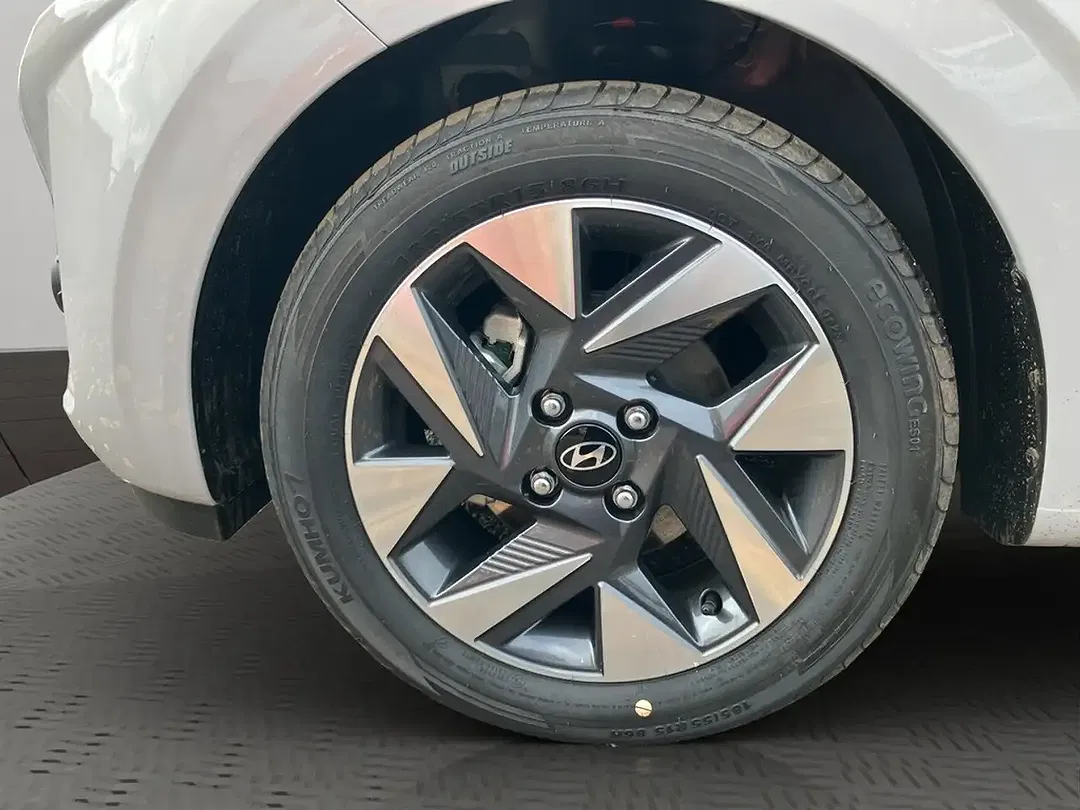 Hyundai i10 - Thumbnail 3