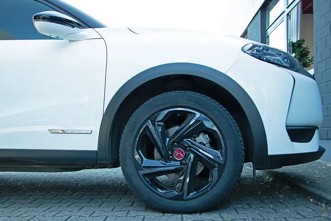DS Automobiles DS 3 Crossback - Thumbnail 5