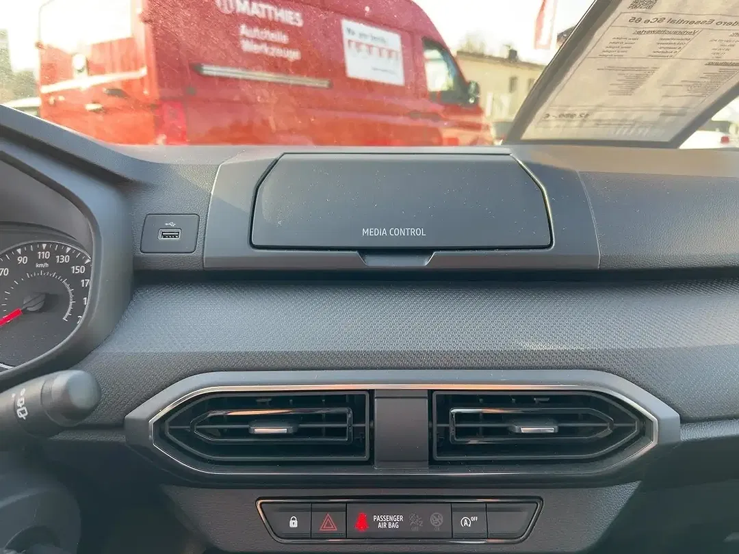 Dacia Sandero - Thumbnail 10