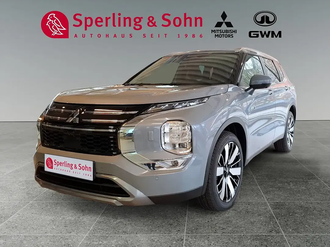Mitsubishi Outlander - Thumbnail 1