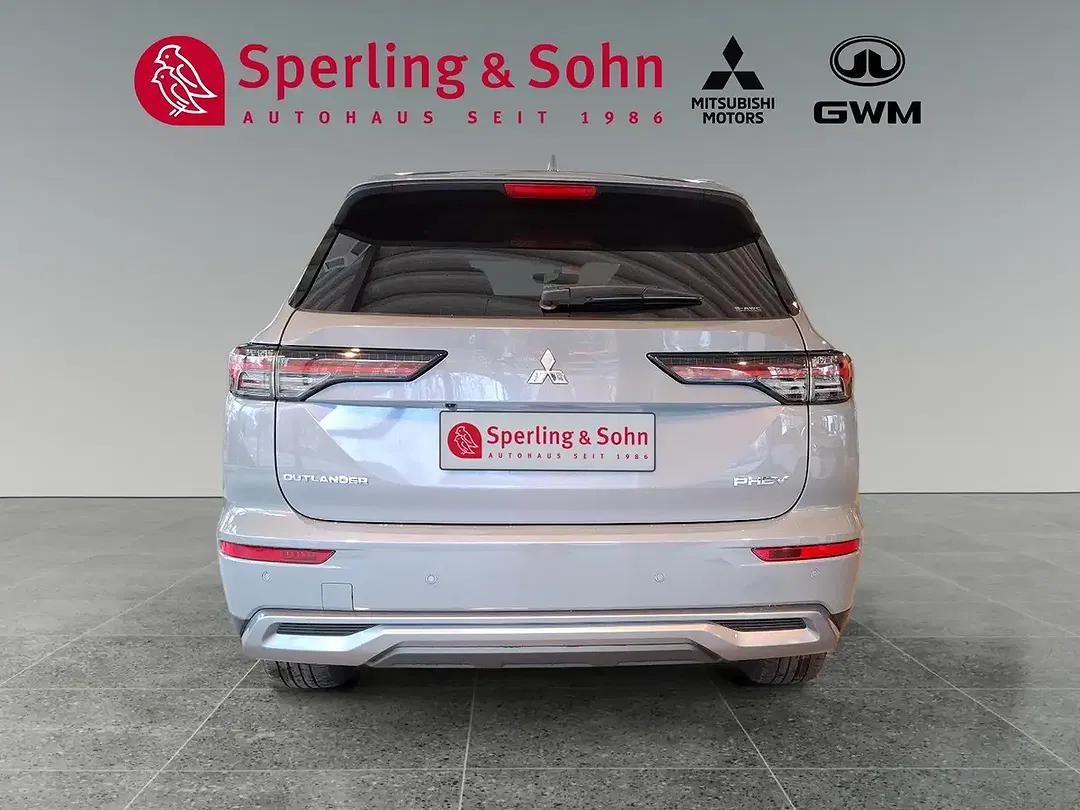 Mitsubishi Outlander - Thumbnail 5
