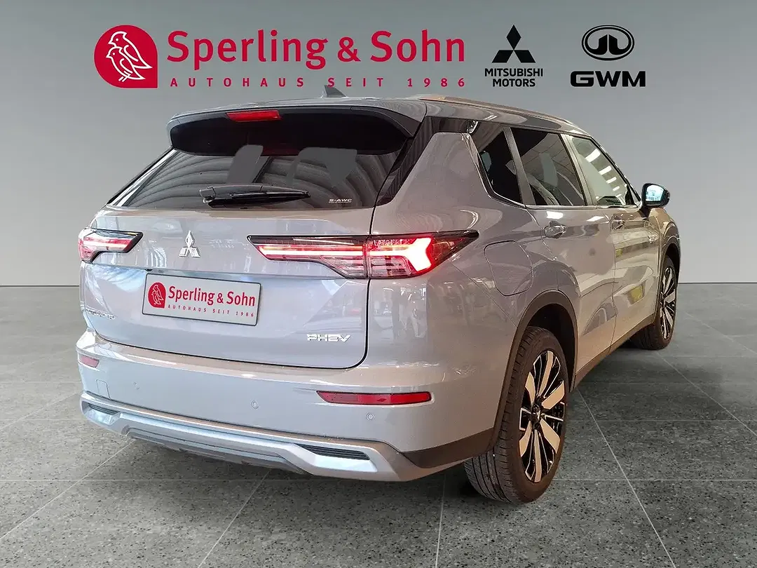 Mitsubishi Outlander - Thumbnail 6