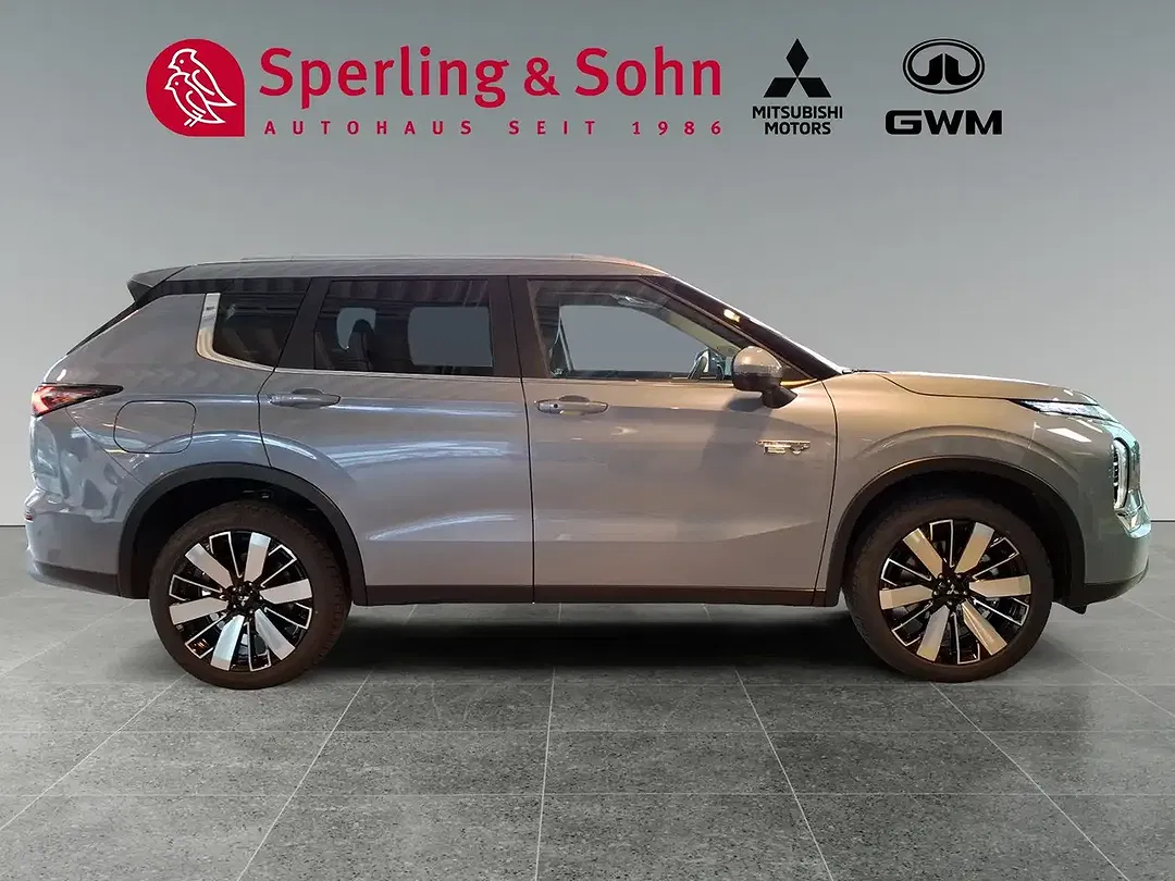 Mitsubishi Outlander - Thumbnail 7