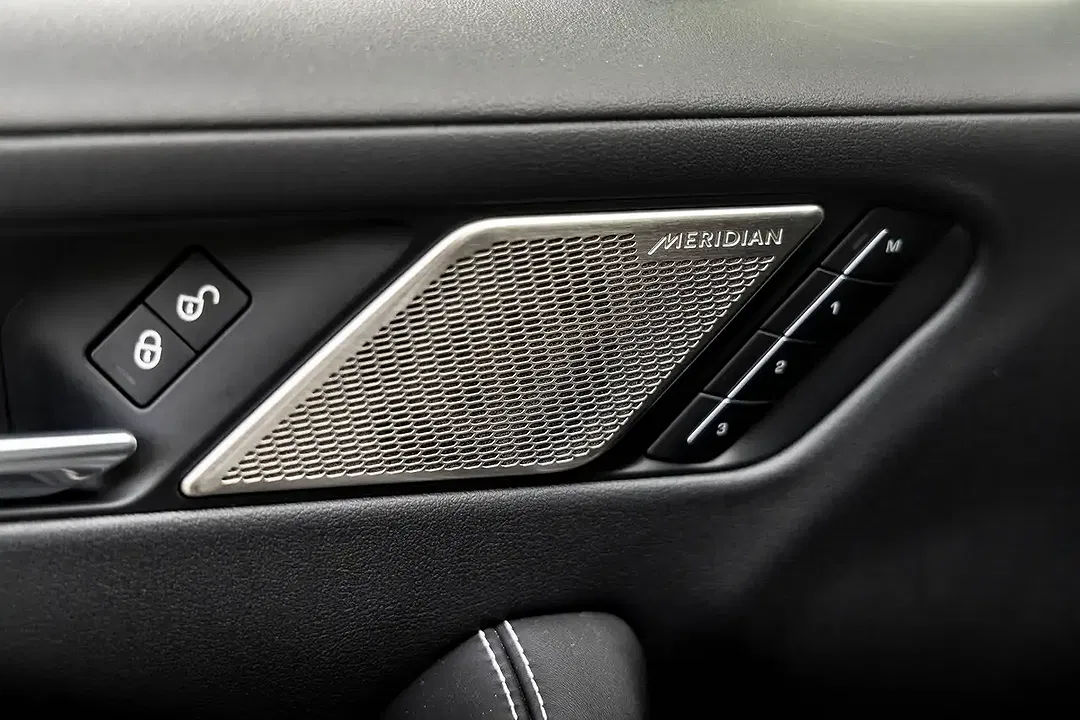 Jaguar I-Pace - Thumbnail 7