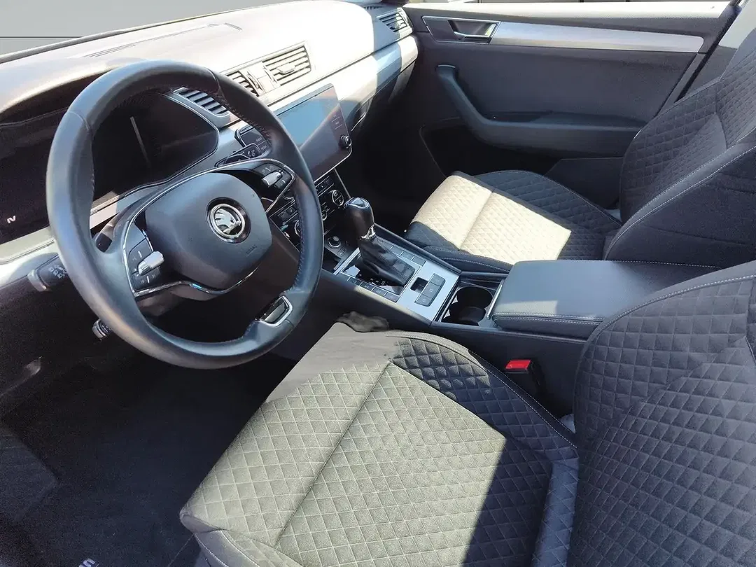 Skoda Superb - Thumbnail 10