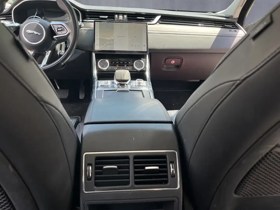 Jaguar XF - Thumbnail 14