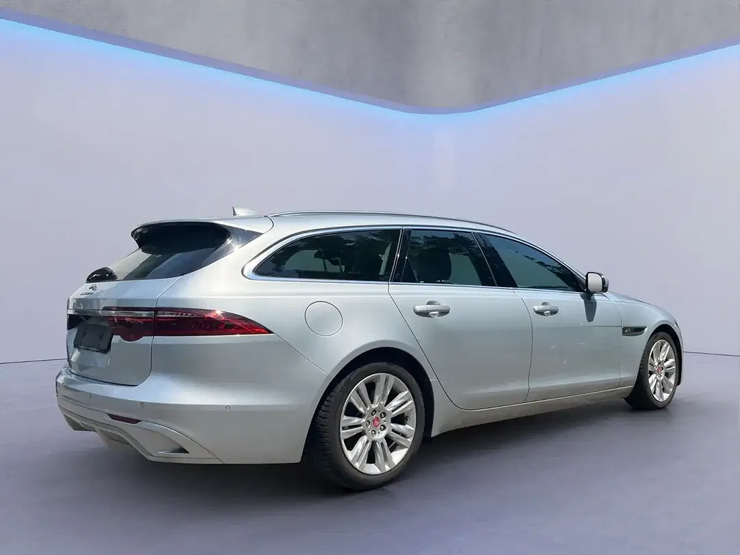 Jaguar XF - Thumbnail 4