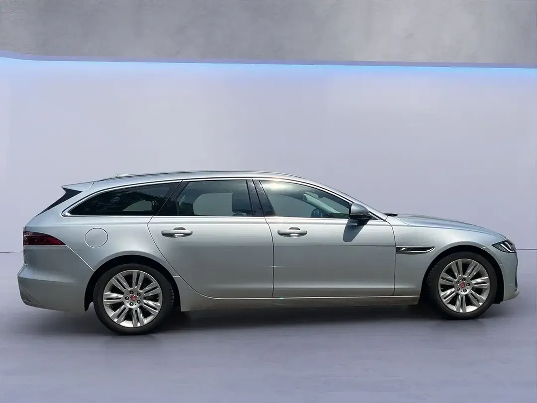 Jaguar XF - Thumbnail 5