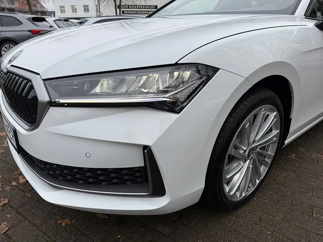 Skoda Superb - Thumbnail 4