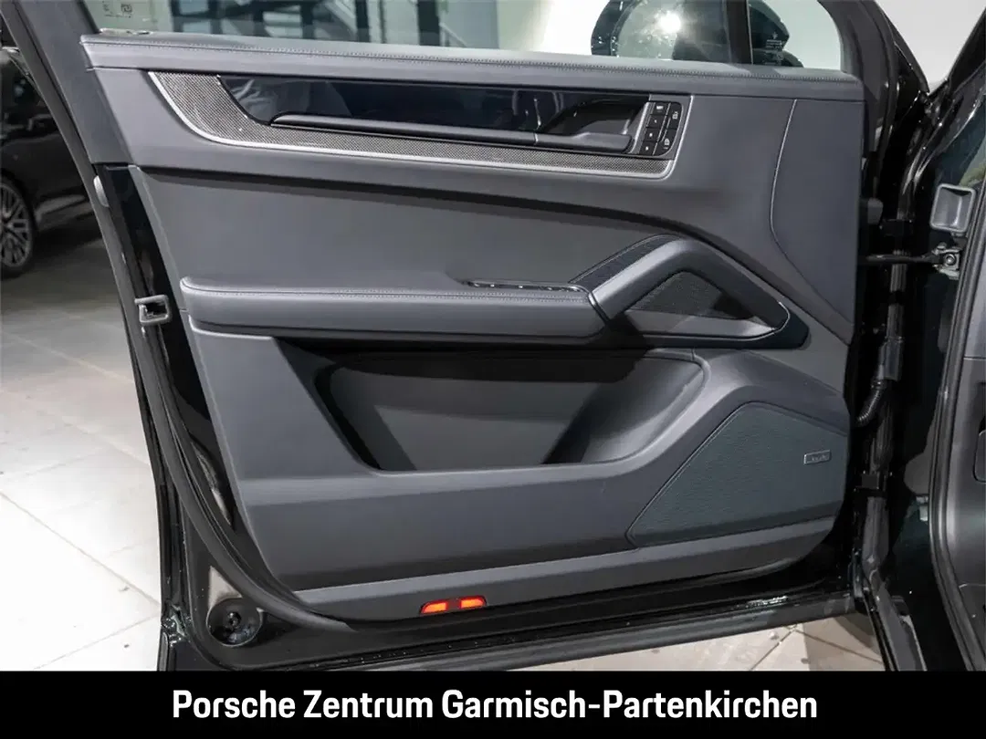 Porsche Cayenne - Thumbnail 13