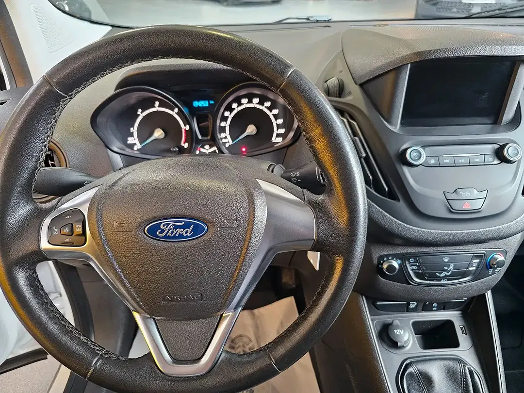 Ford Transit Courier - Thumbnail 6