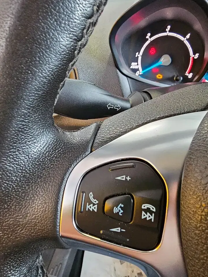 Ford Transit Courier - Thumbnail 7