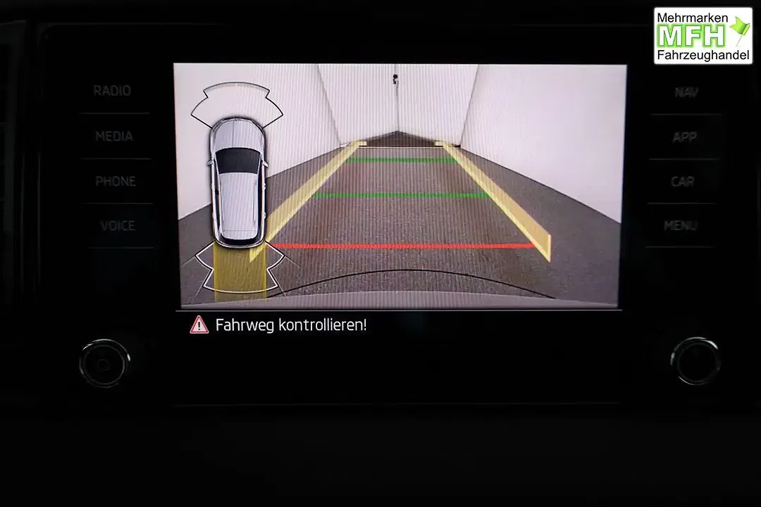 Skoda Karoq - Thumbnail 6
