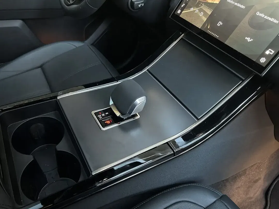 Land Rover Range Rover Velar - Thumbnail 15