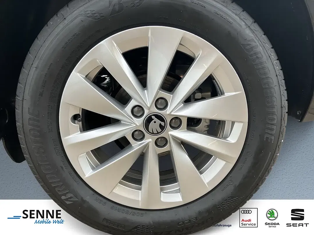 Skoda Kamiq - Thumbnail 6