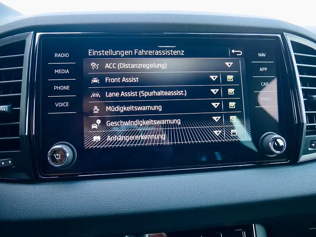 Skoda Karoq - Thumbnail 32