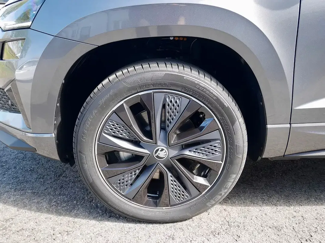 Skoda Karoq - Thumbnail 8