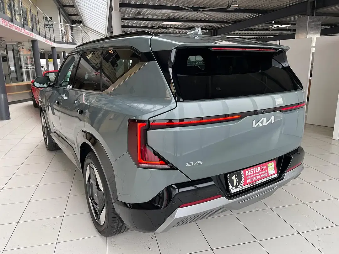 Kia Sorento - Thumbnail 4