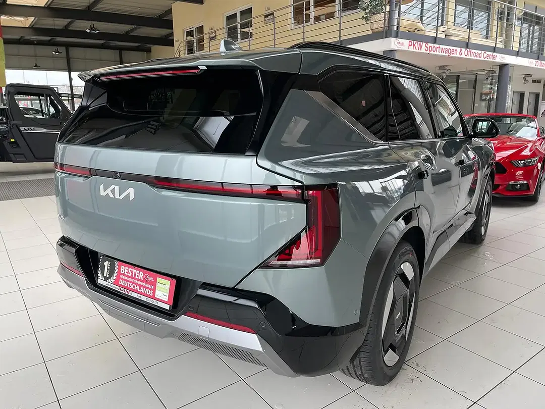 Kia Sorento - Thumbnail 5