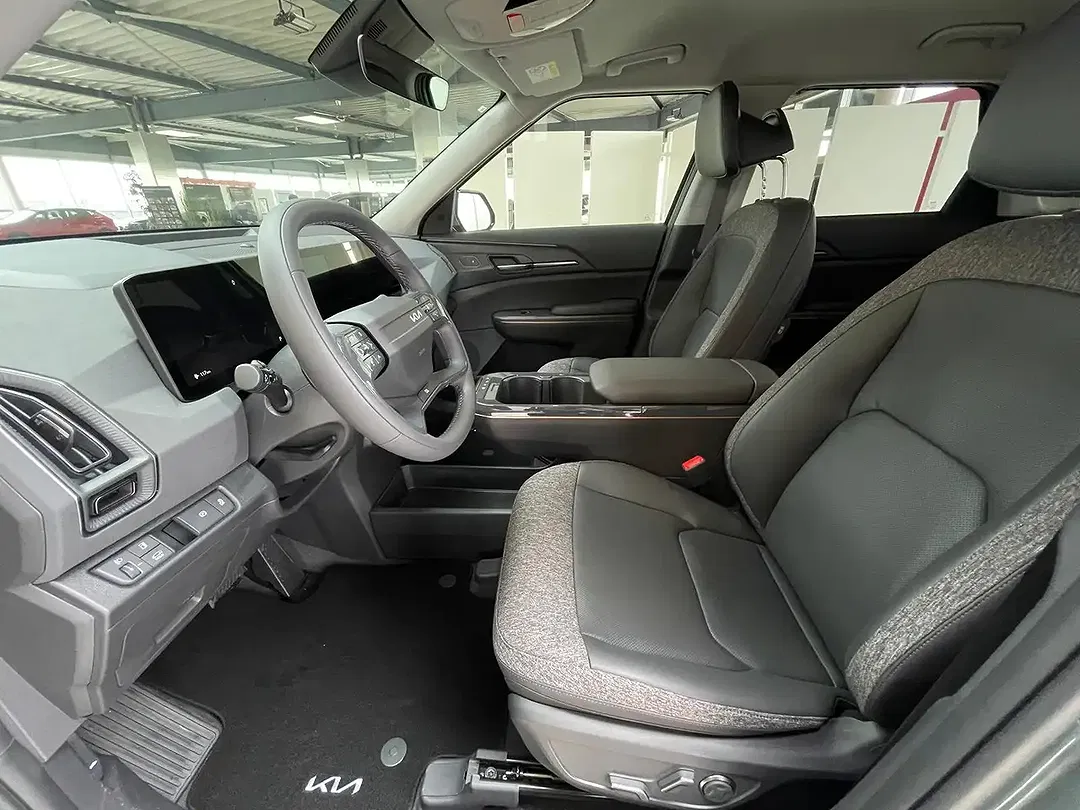 Kia Sorento - Thumbnail 8