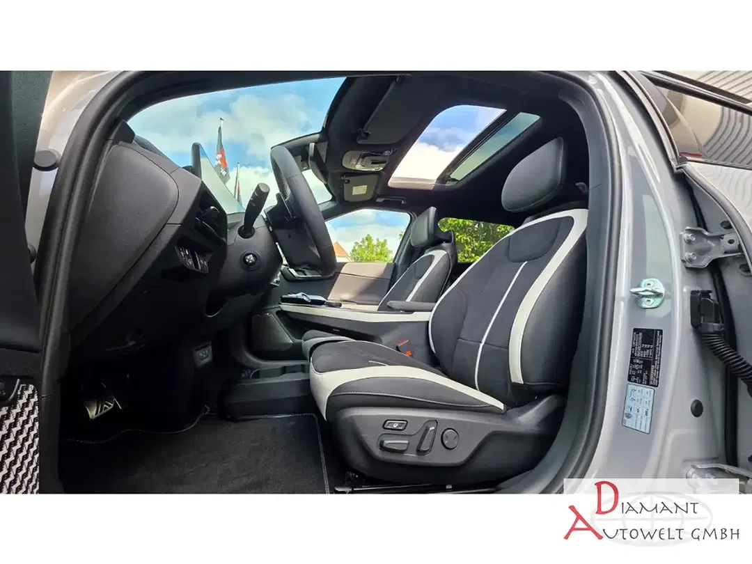 Kia EV6 - Thumbnail 10